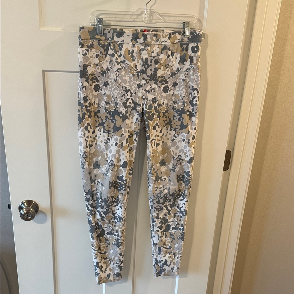 SPANX Camouflage Women Jeggings - Gray, Tan, Cream